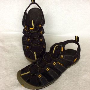 Keen Sandals black adult sized 8